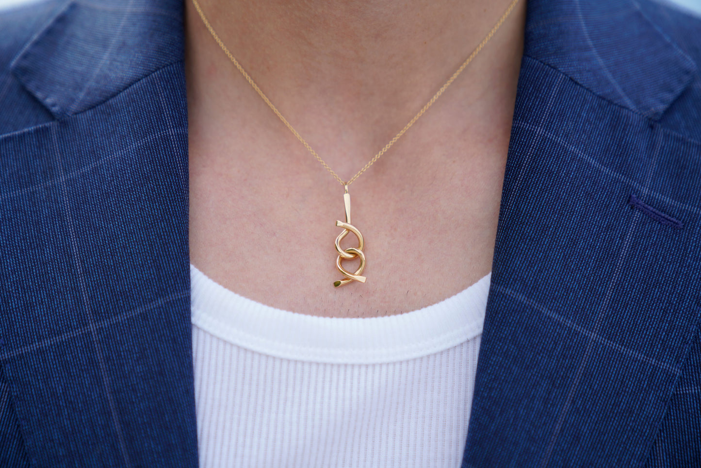 Brain teaser necklace, 18K gold